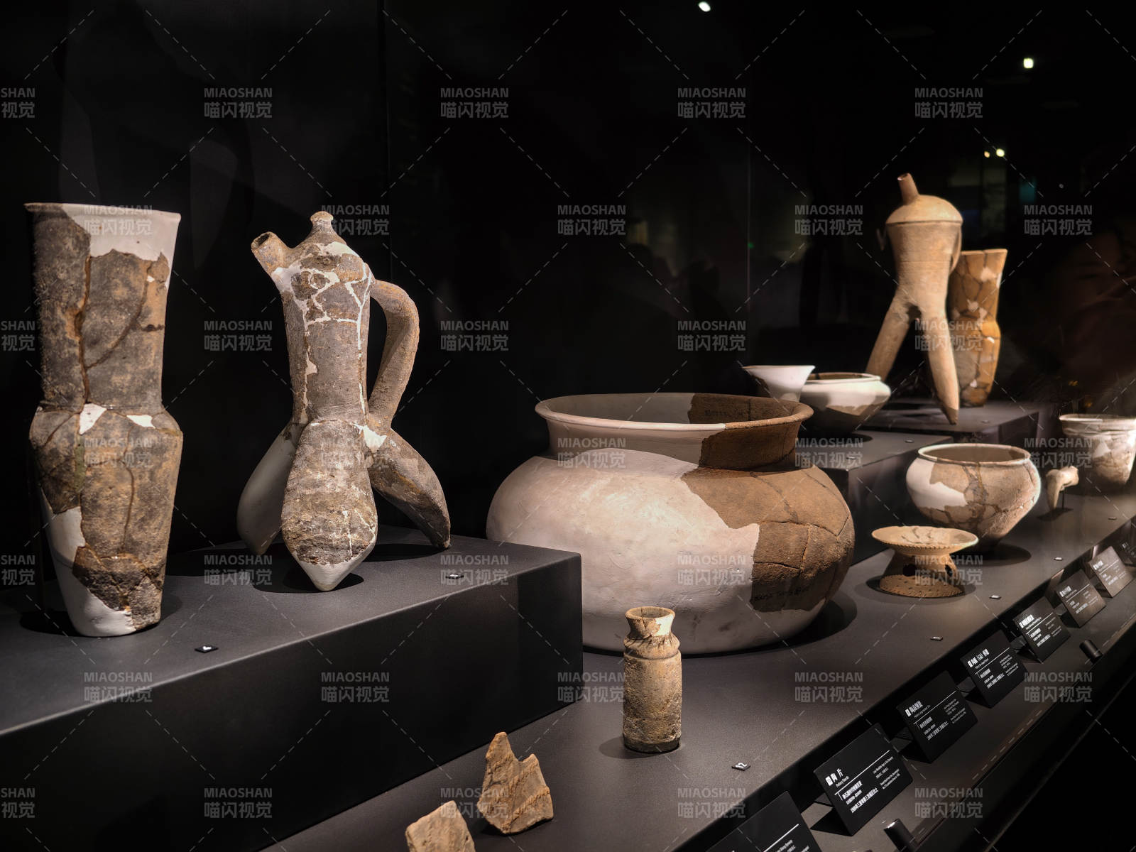 古陶器展陈图片