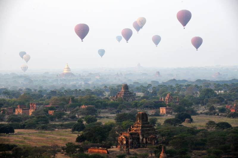 缅甸热气球飞越古迹图片