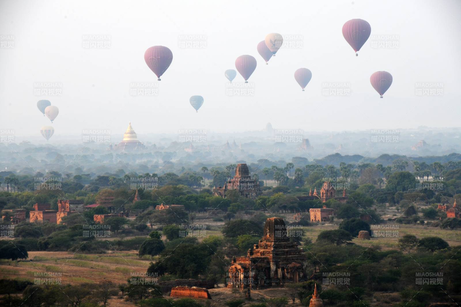 缅甸热气球飞越古迹图片