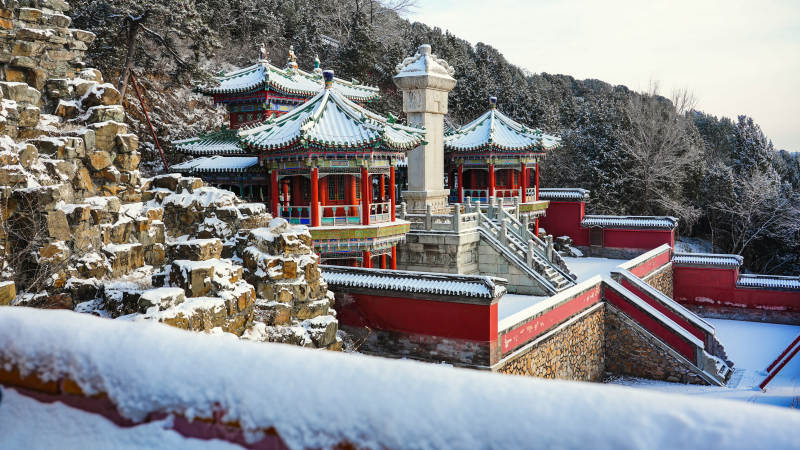 颐和园雪覆古建筑群图片