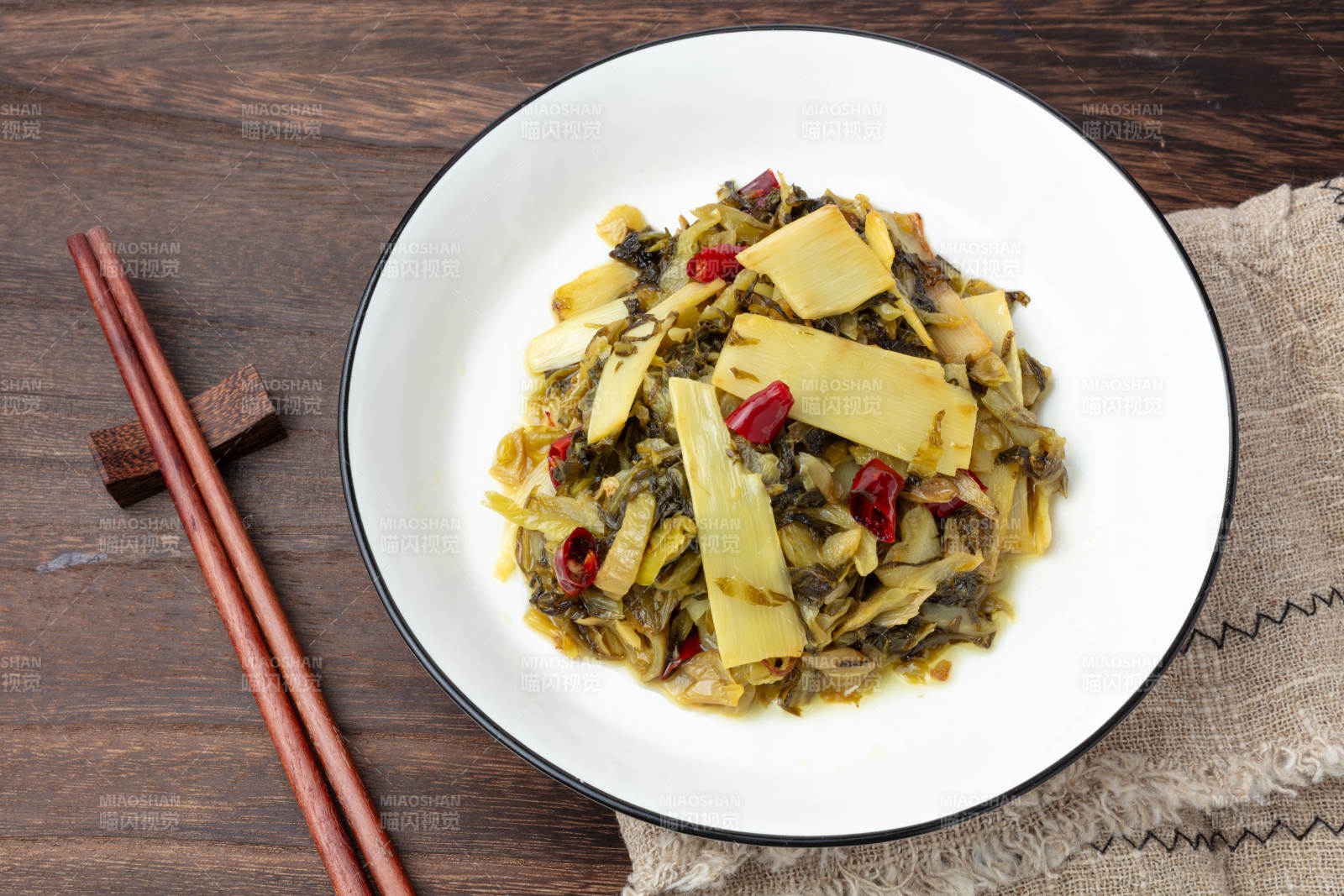 酸菜炒笋片图片