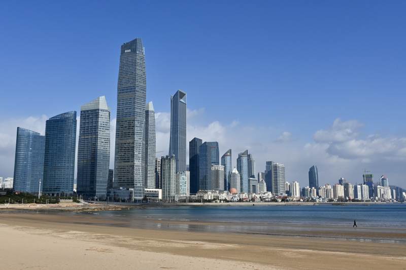 滨海城市天际线图片