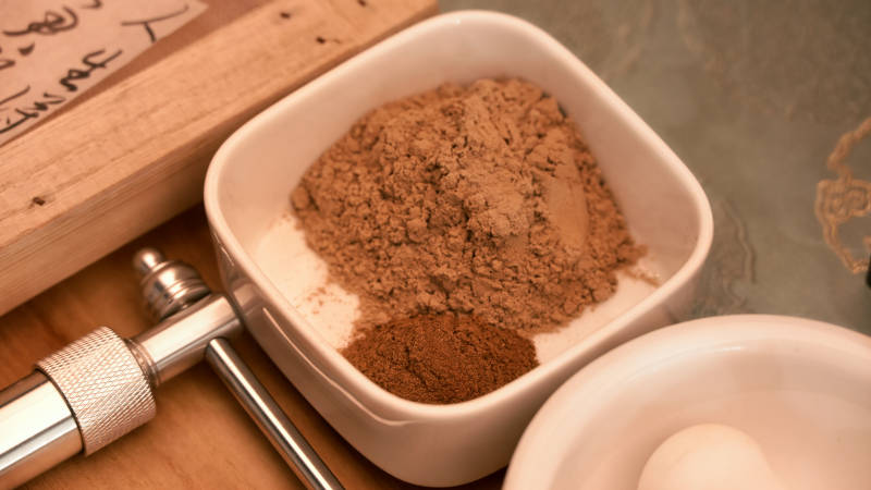 香料研磨准备中图片