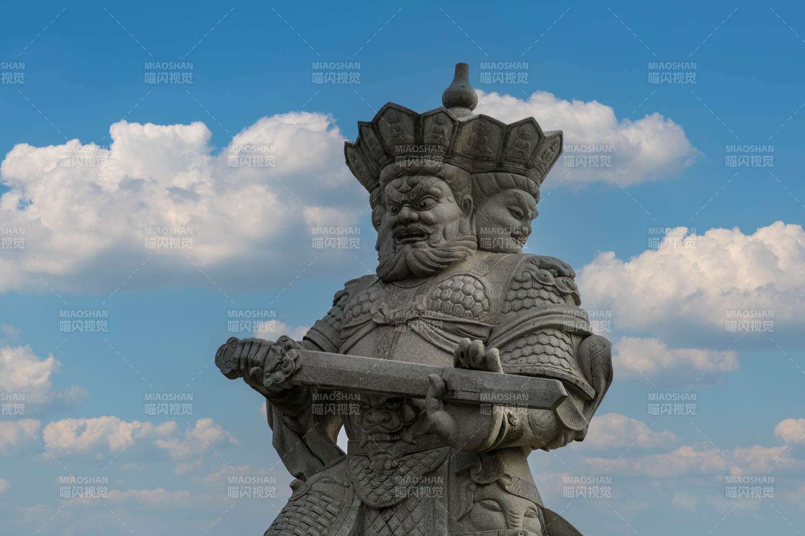 石雕武士持剑图片