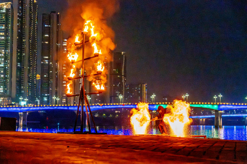 夜火表演图片