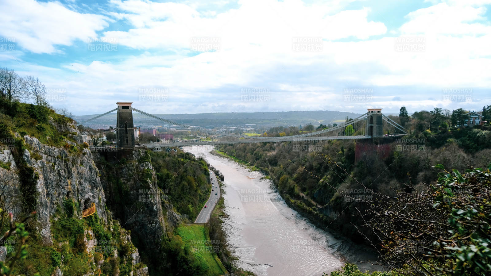 布里斯托悬崖上的悬索桥图片