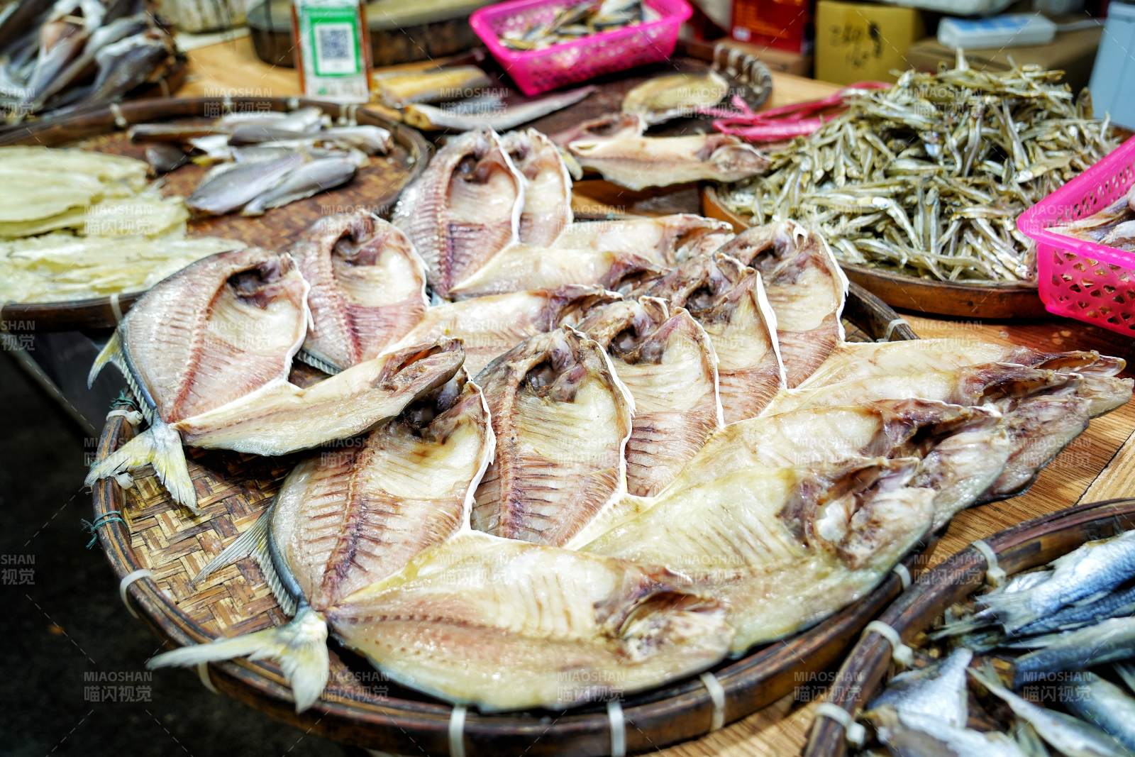 台山市场上的鱼干图片