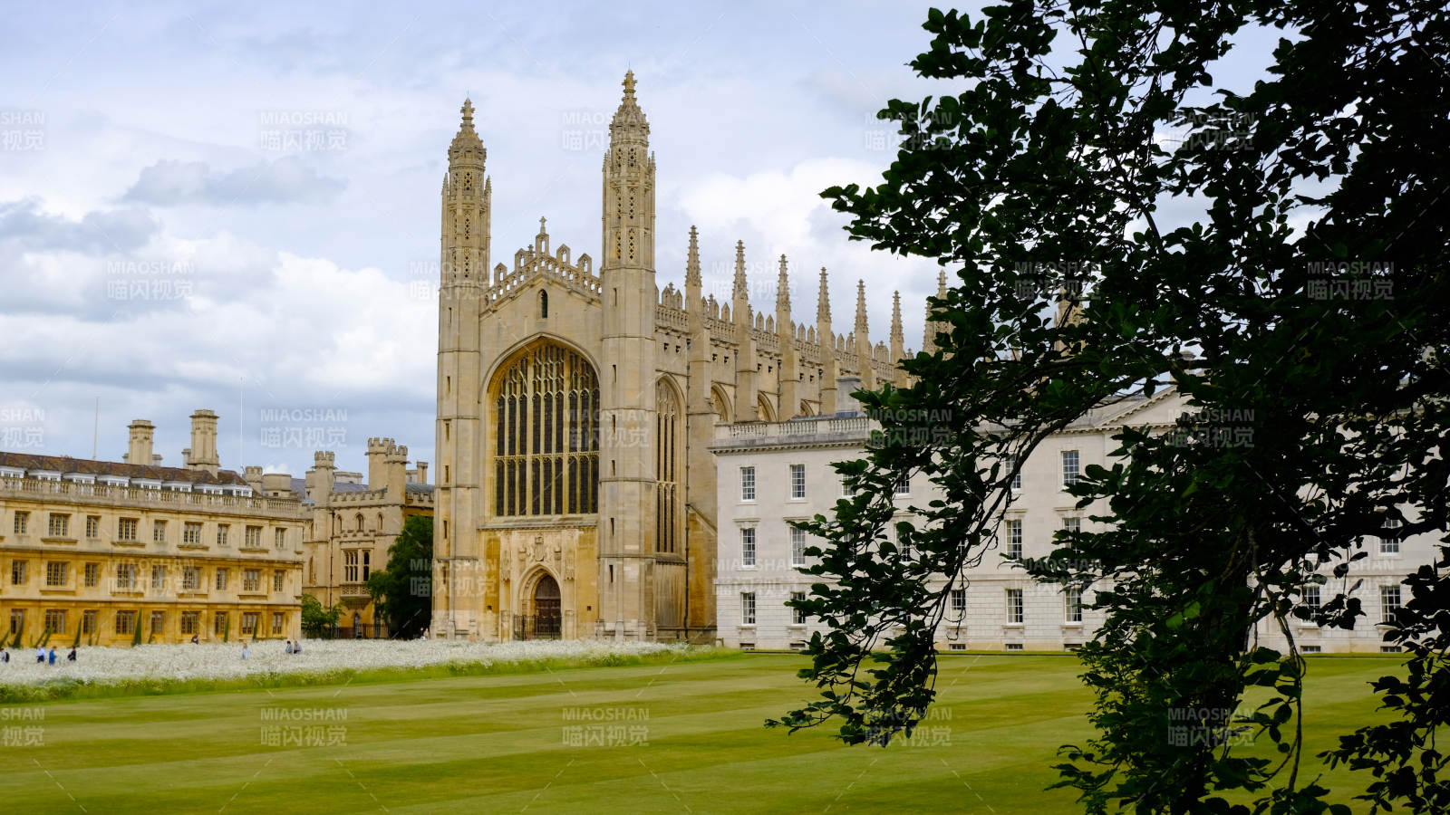 剑桥大学国王学院古典庭院图片