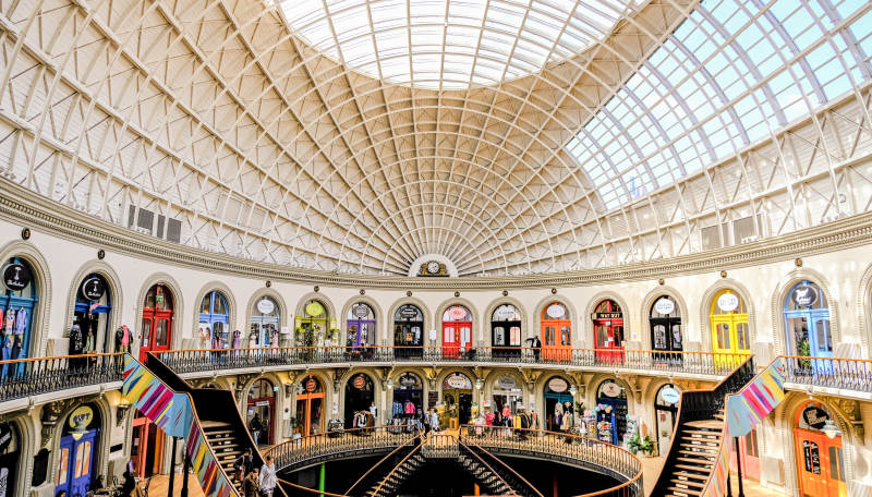 英国利兹穹顶商场内部景象图片