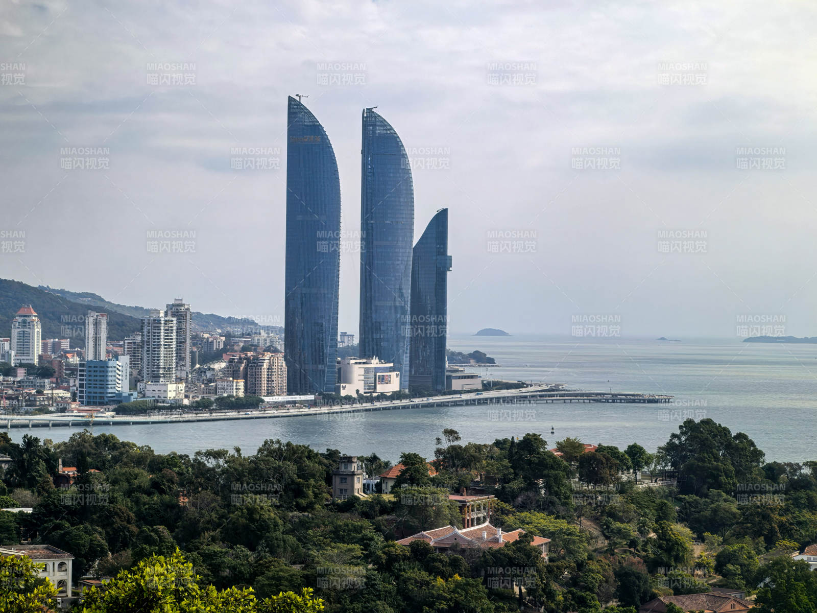 厦门鼓浪屿视角双子塔海景图片