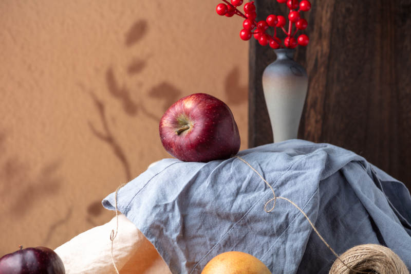 静物苹果与红果图片