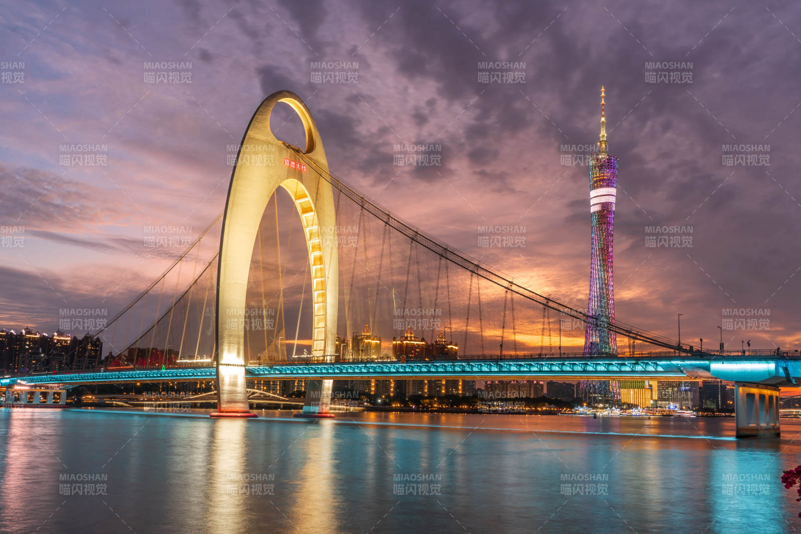 黄昏下的广州地标猎德大桥与广广州夜景大桥图片