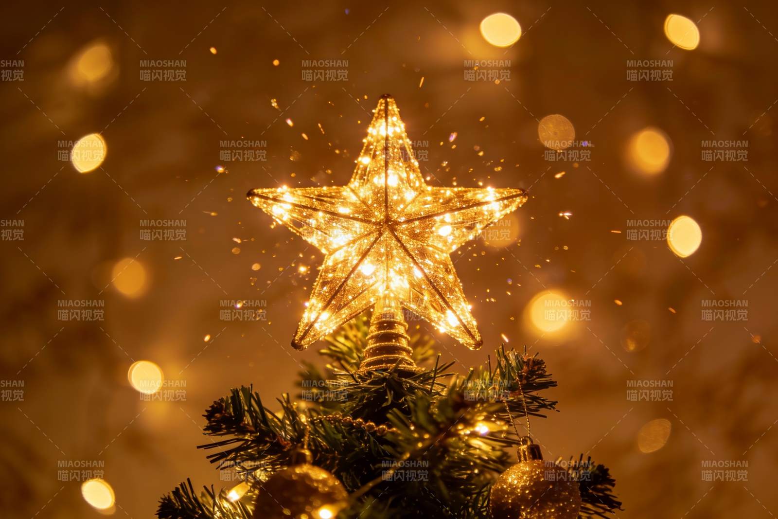 圣诞树顶金色星星装饰图片