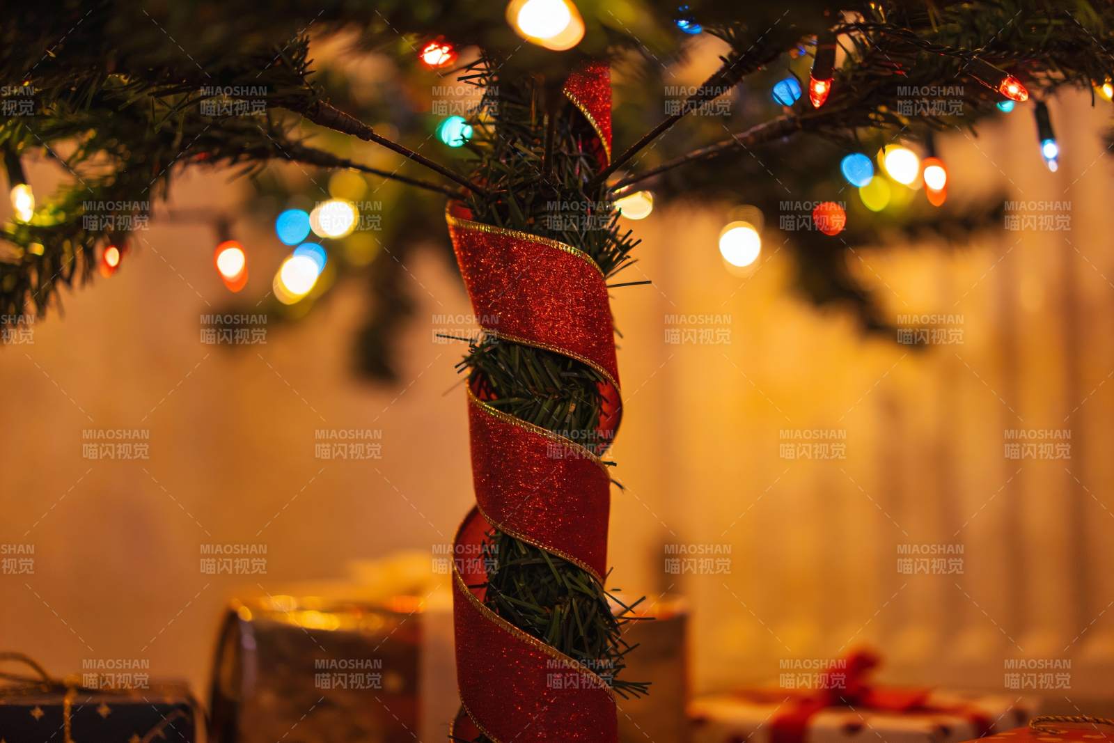 圣诞树装饰细节特写图片