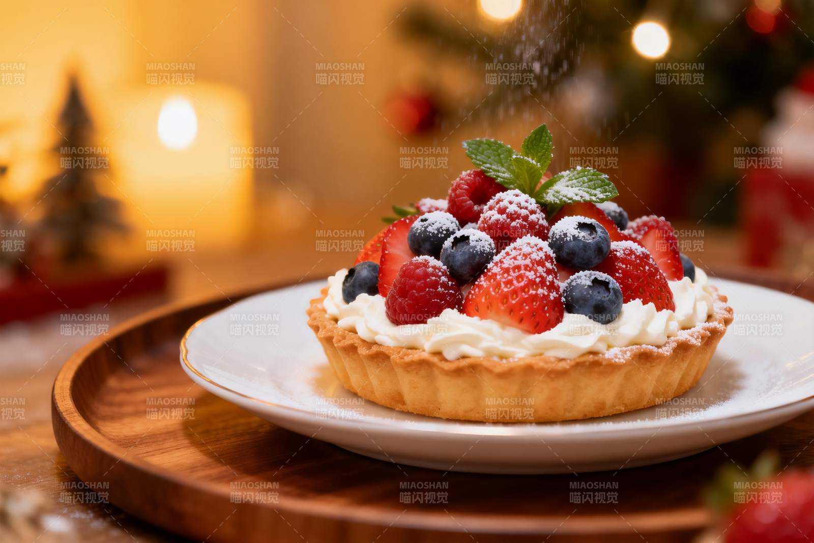 圣诞甜点草莓蓝莓挞图片