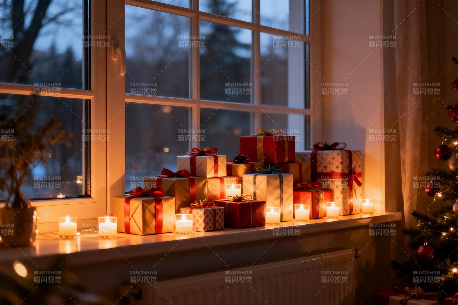 窗台烛光圣诞礼物温馨场景图片