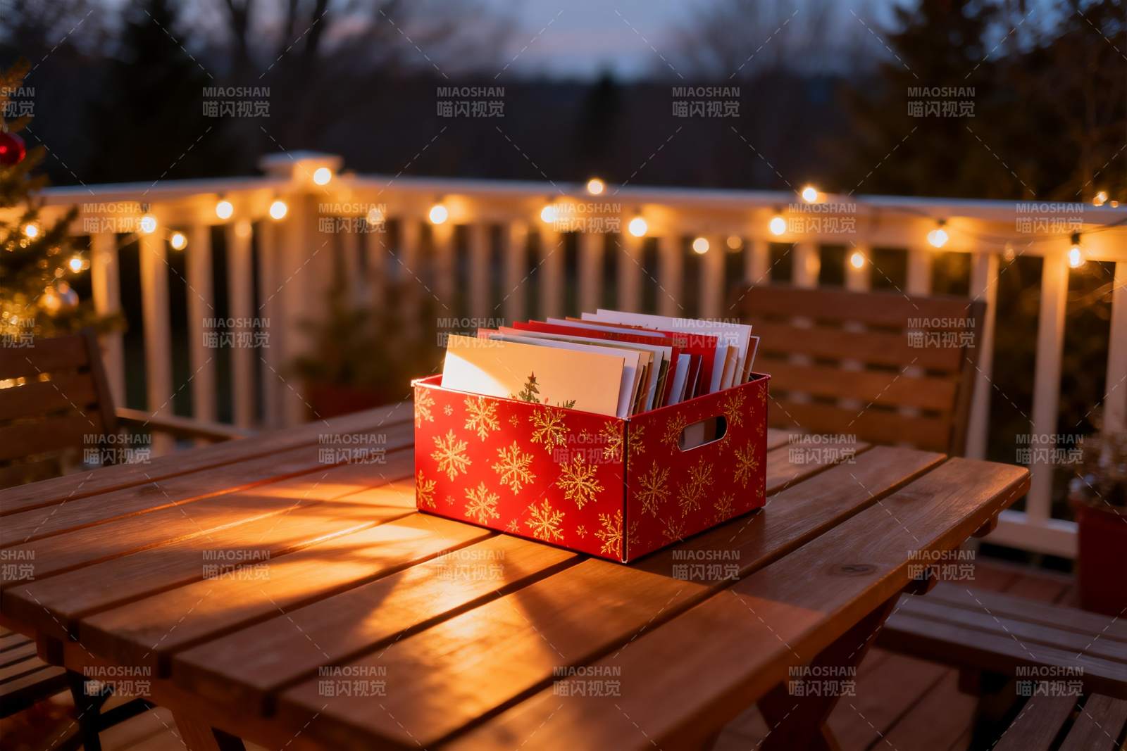圣诞夜庭院信件盒图片