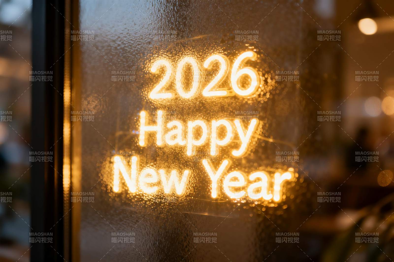 玻璃上的新年祝福灯饰图片