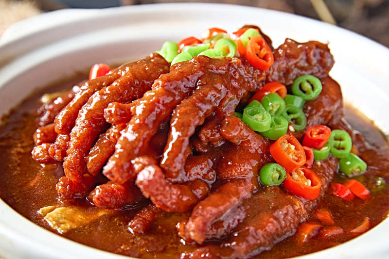 酱香浓汤炖虎皮鸡爪图片