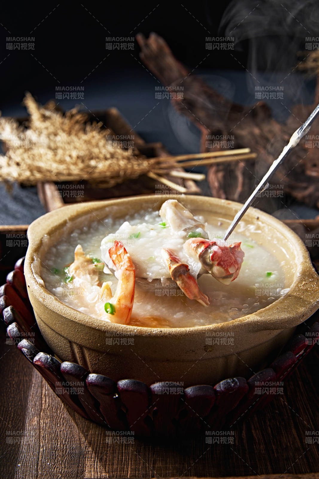 广式茶餐砂锅生滚海鲜粥图片