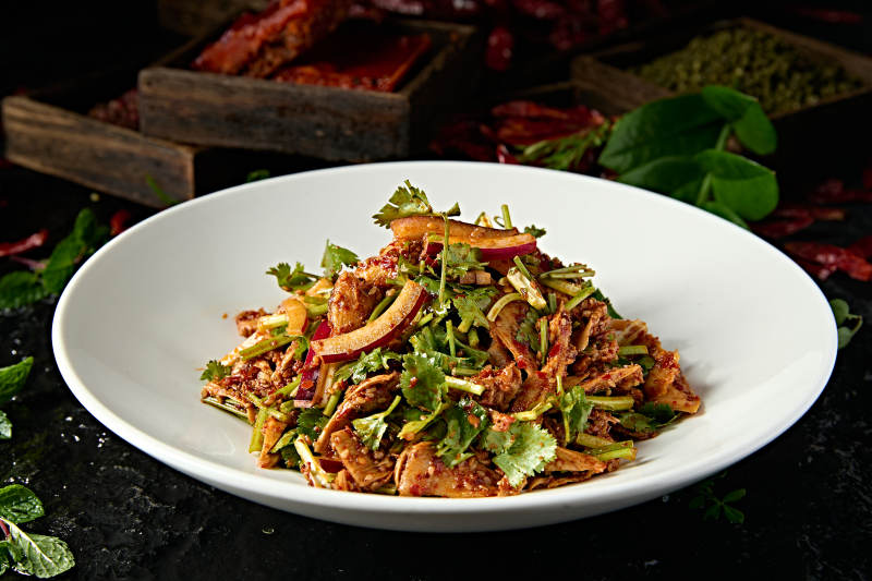 风味小凉菜香菜圆葱麻辣牛板筋图片