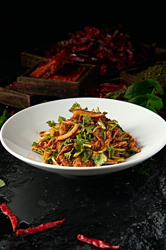 风味小凉菜香菜圆葱麻辣牛板筋图片