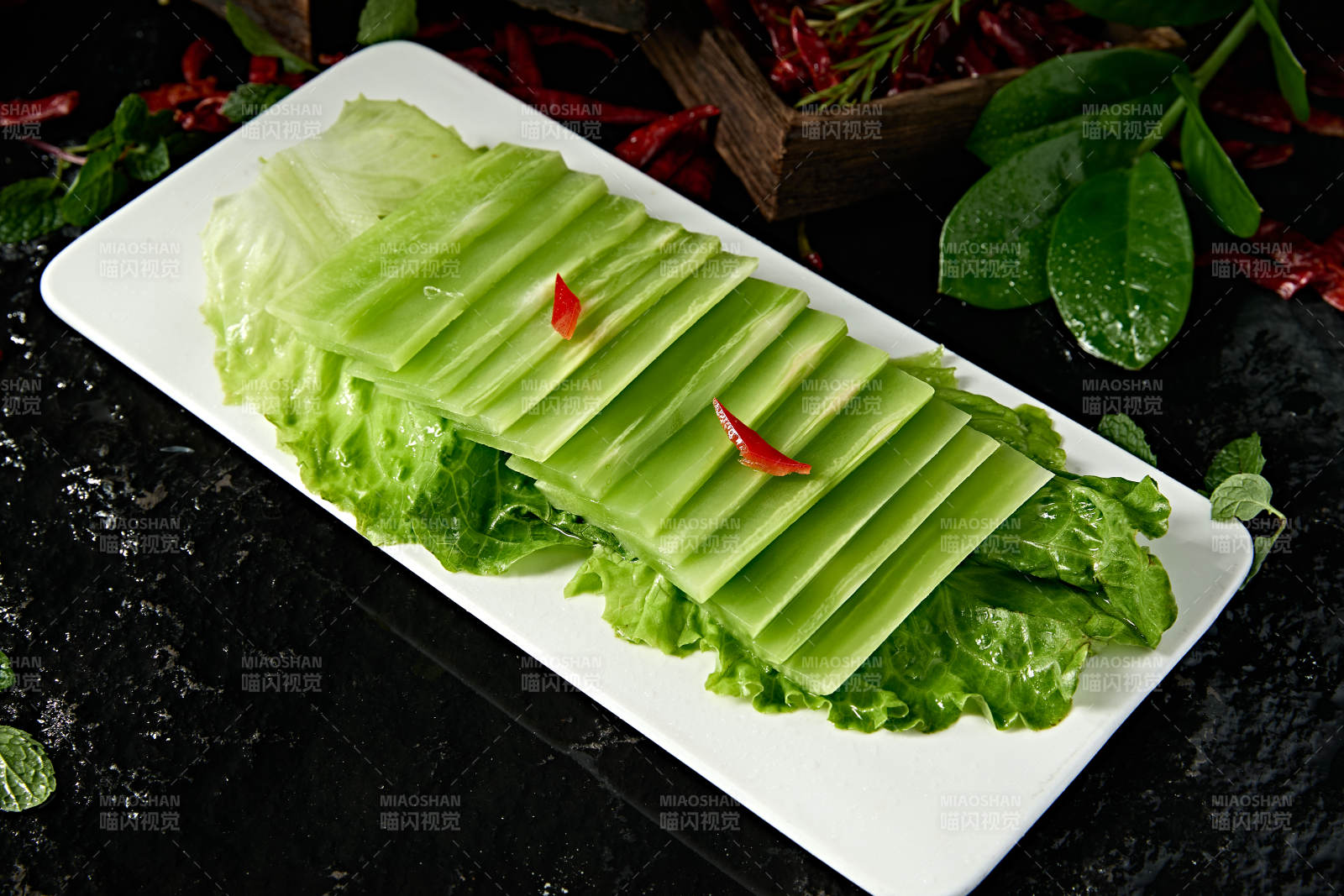 火锅涮品鲜切莴笋片图片