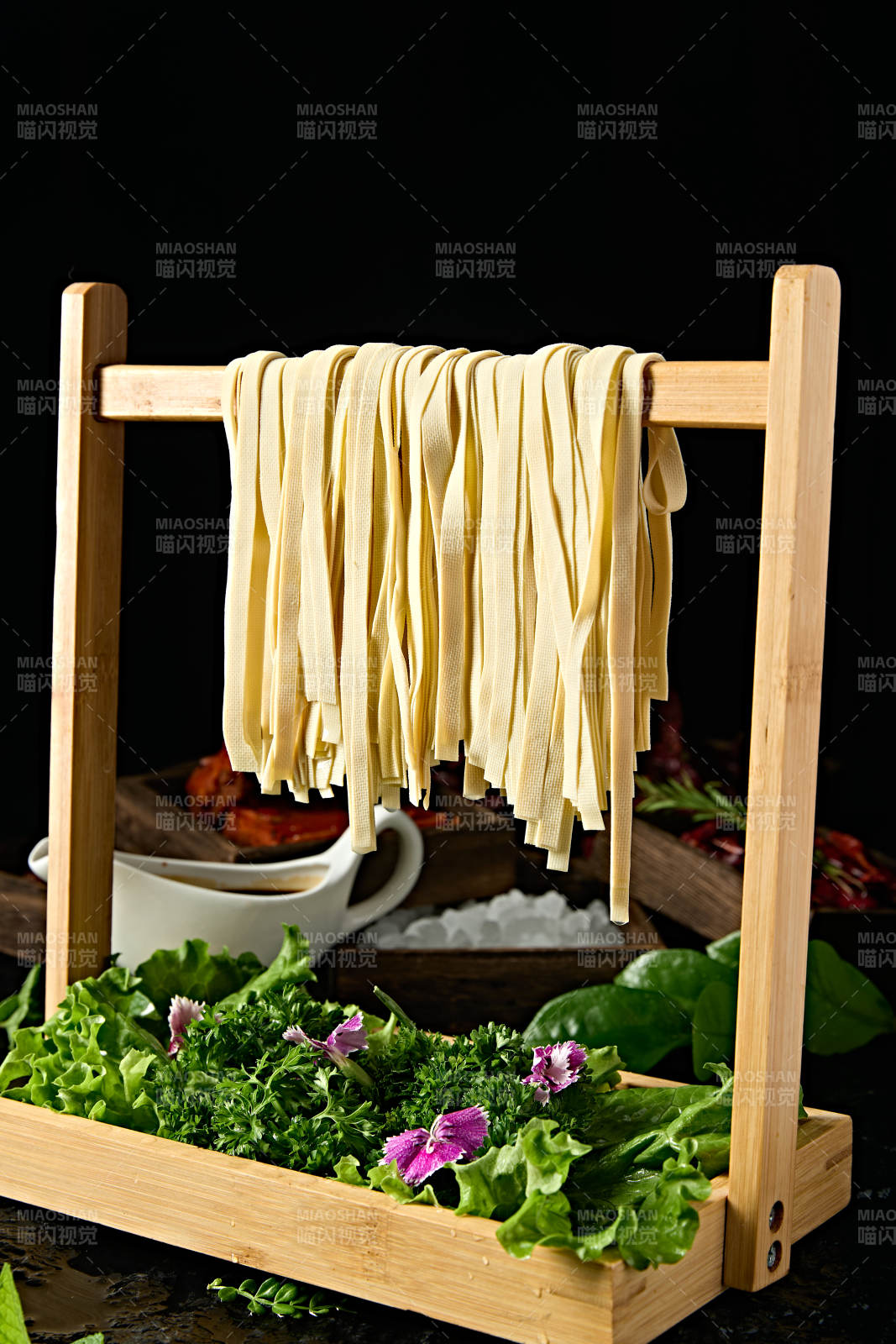 火锅食材晾杆豆腐丝图片