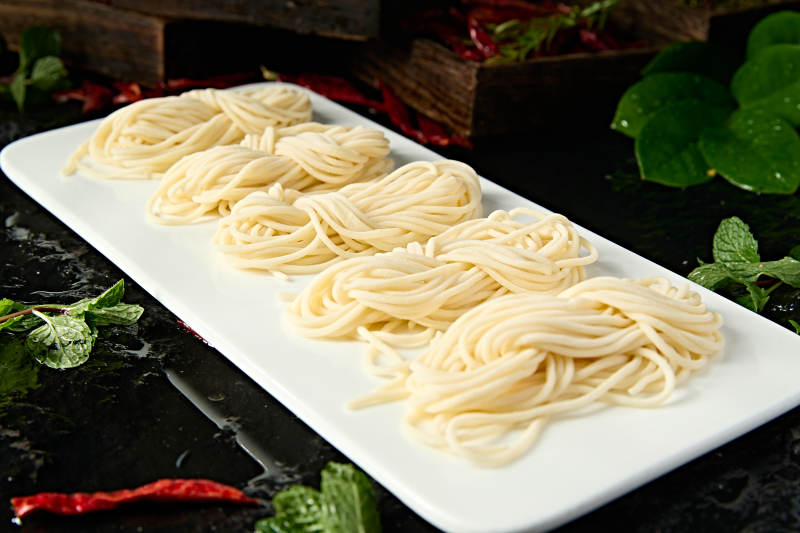 火锅食材现做手擀面图片