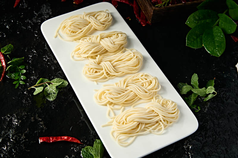 火锅食材现做手擀面图片