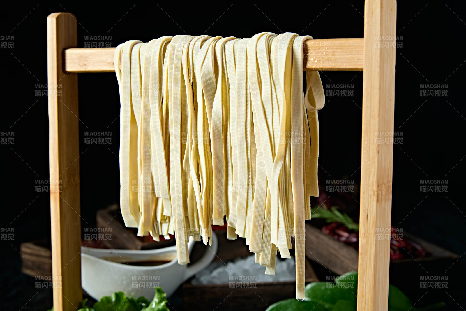 火锅食材晾杆豆腐丝图片
