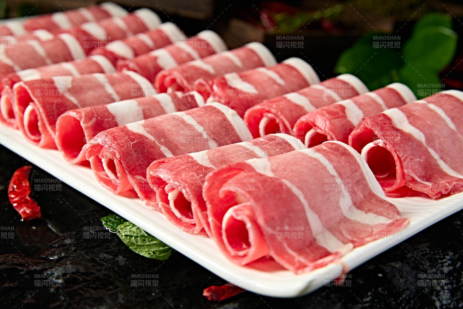 内蒙草原羔羊肉卷切片图片