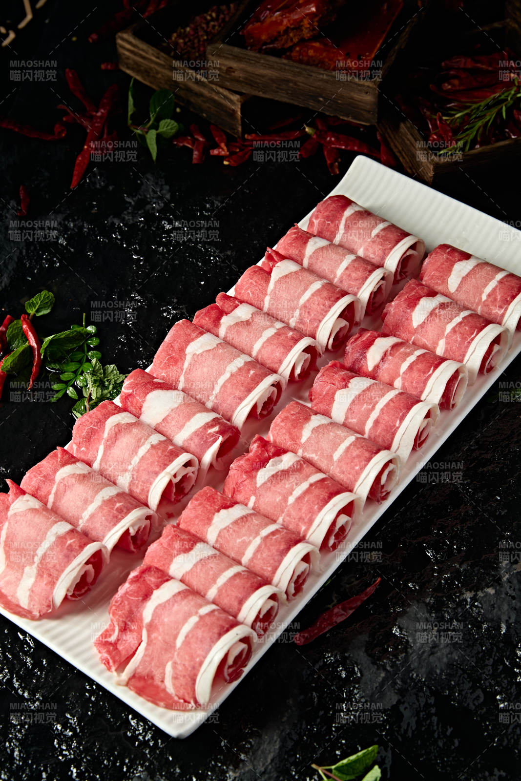 内蒙草原羔羊肉卷切片图片