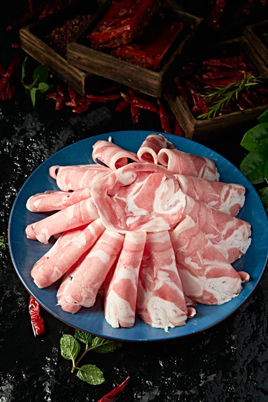 内蒙草原羔羊肉卷切片图片