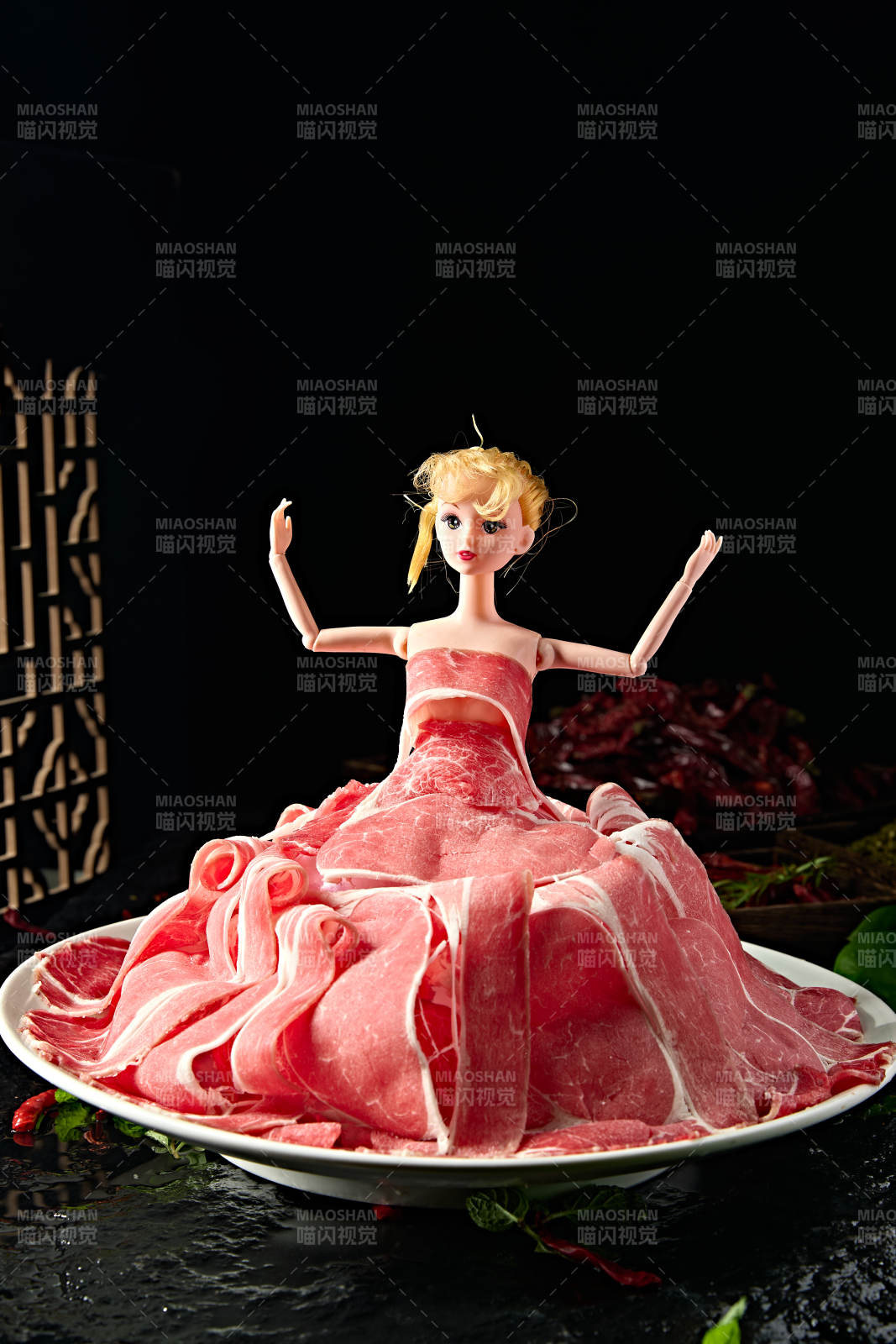 火锅涮品和牛肉卷切片图片