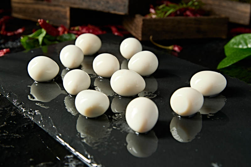 传统火锅食材美味鹌鹑蛋图片