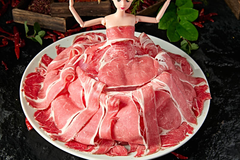 火锅涮品和牛肉卷切片图片