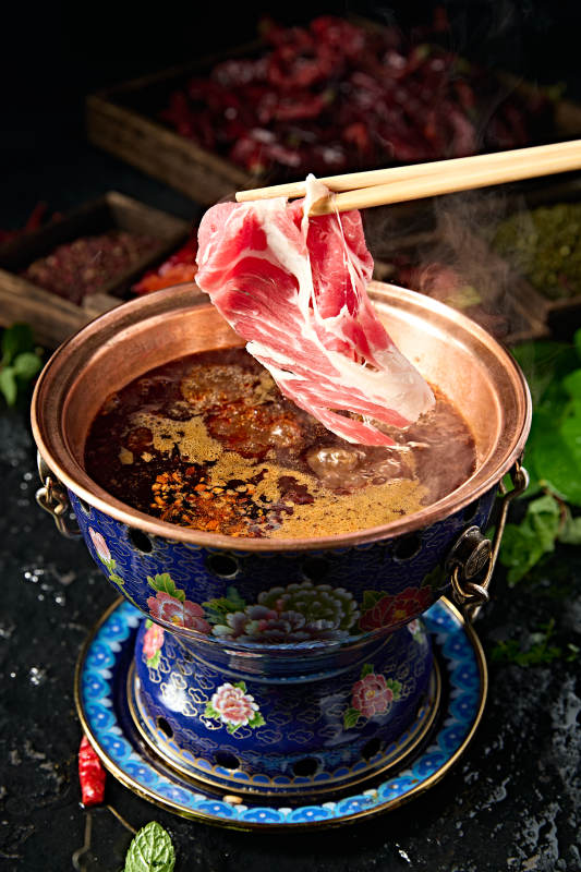 小火锅汤底麻辣牛油锅图片