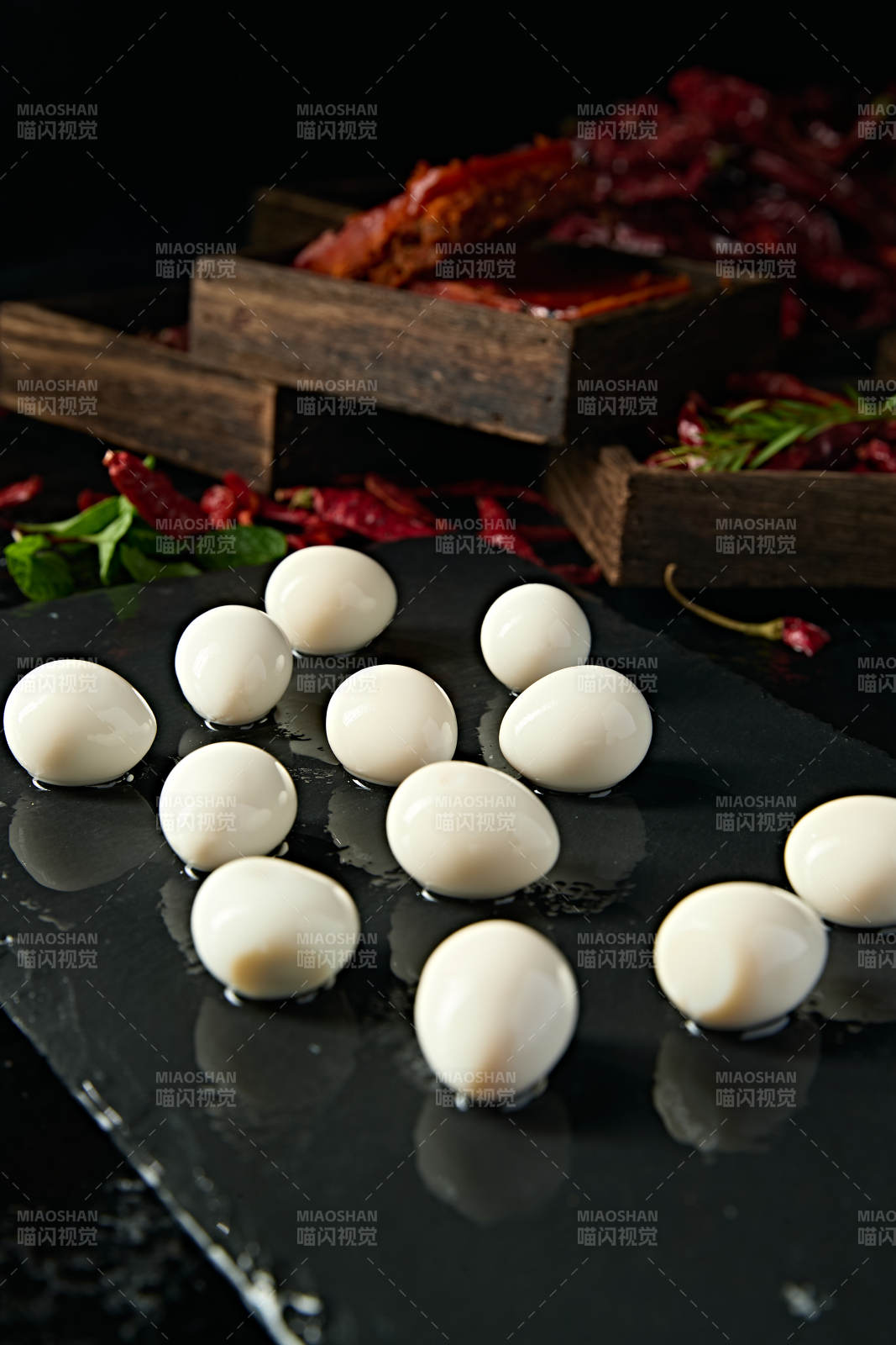 传统火锅食材美味鹌鹑蛋图片