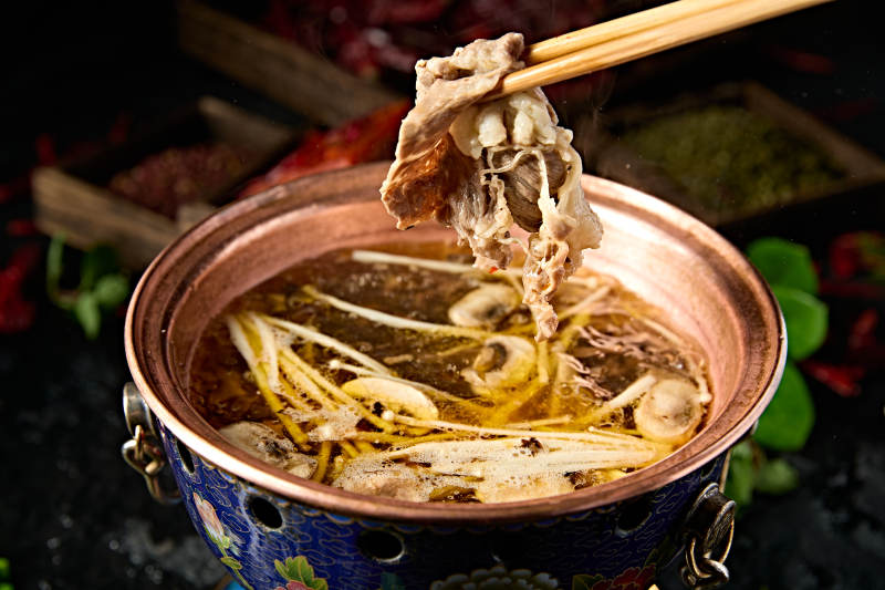 景泰蓝小火锅山珍菌汤锅底图片