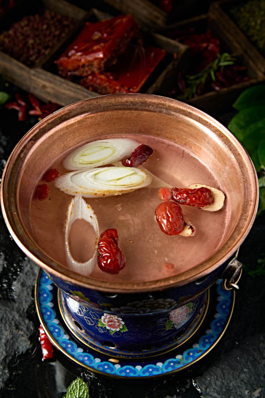 迷你小火锅清汤高汤锅底图片