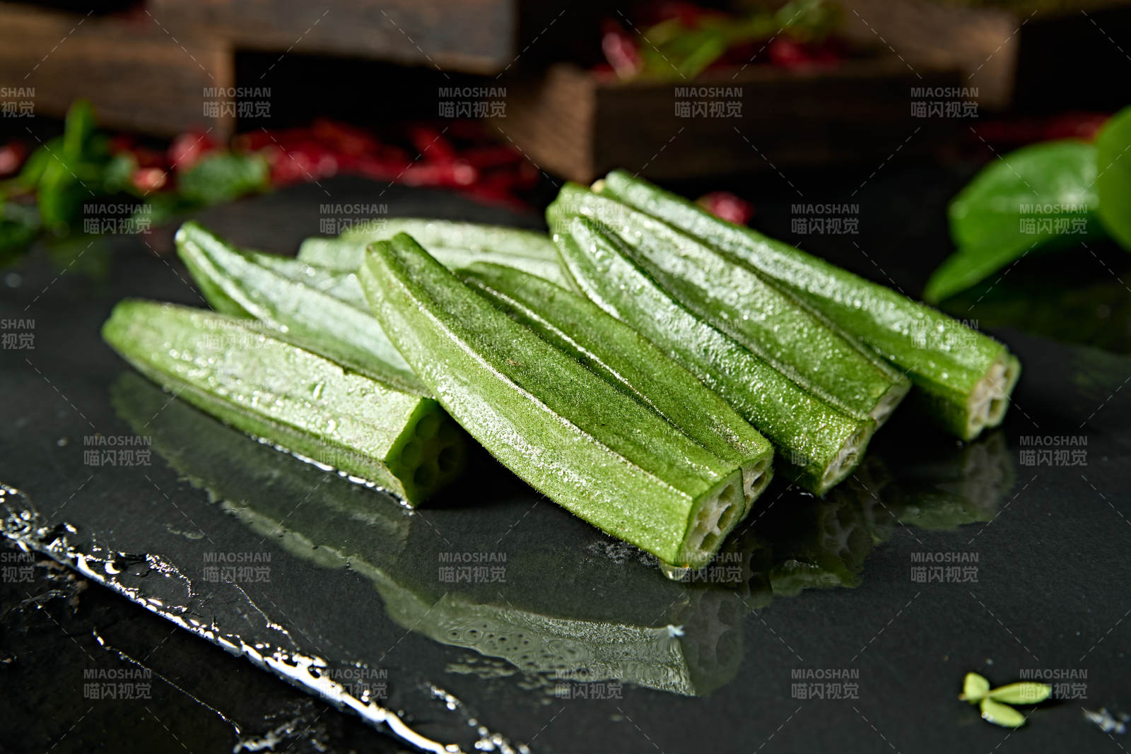 新鲜火锅涮品食材鲜切秋葵图片