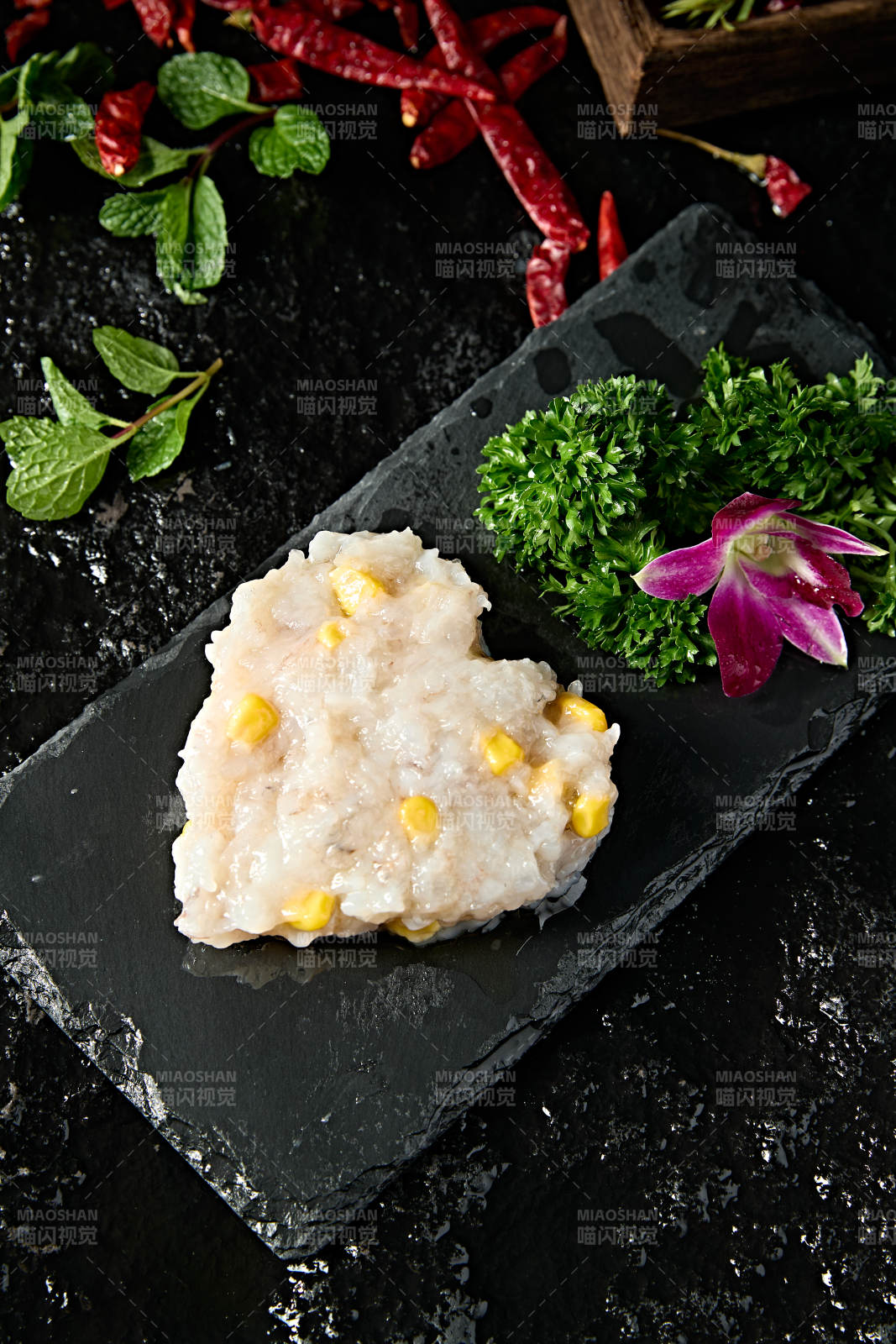 重庆火锅食材鲜虾虾滑图片