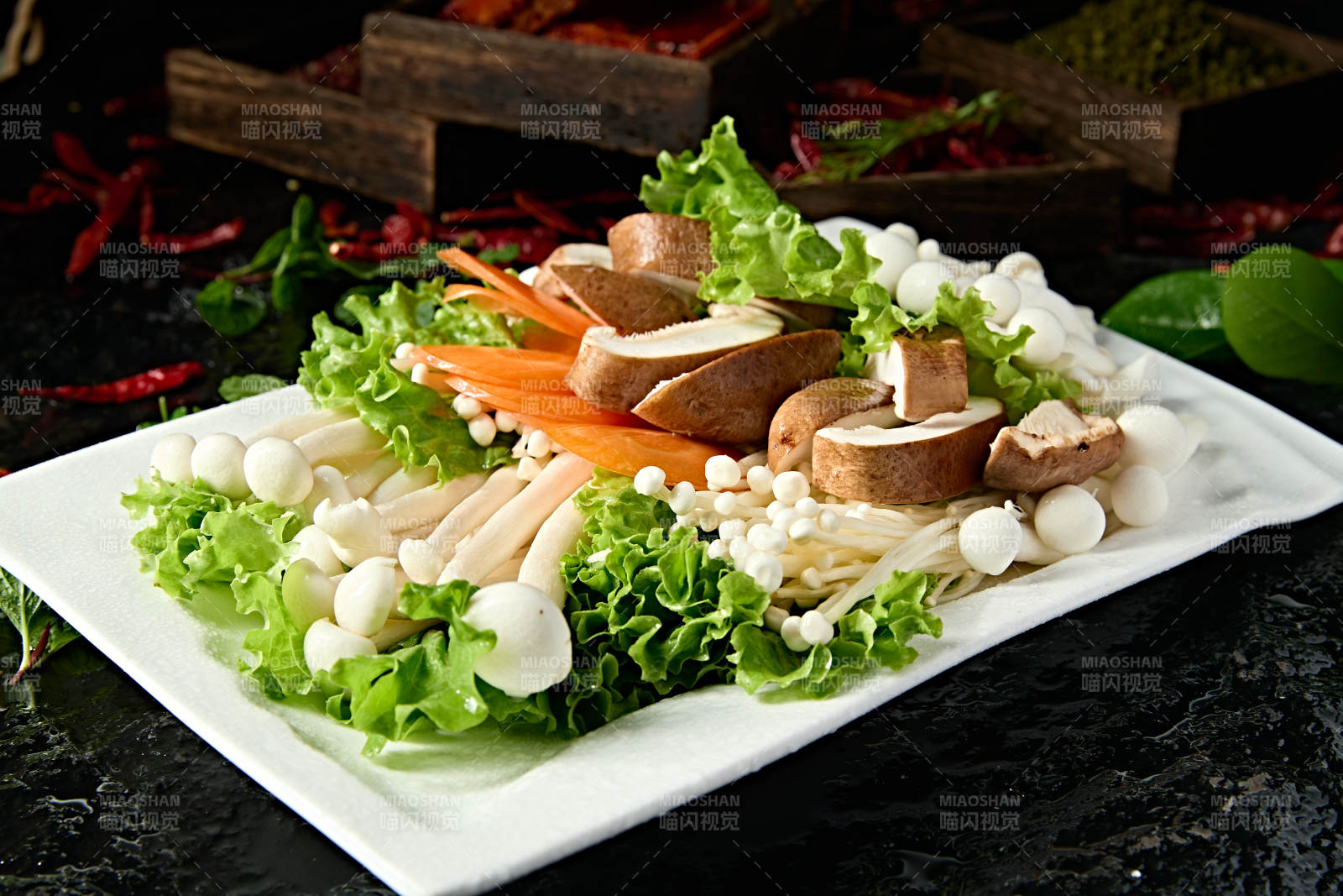 美味火锅食材山珍菌菇拼盘图片