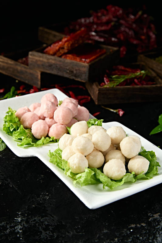 传统火锅食材美味鱼丸虾丸拼盘图片