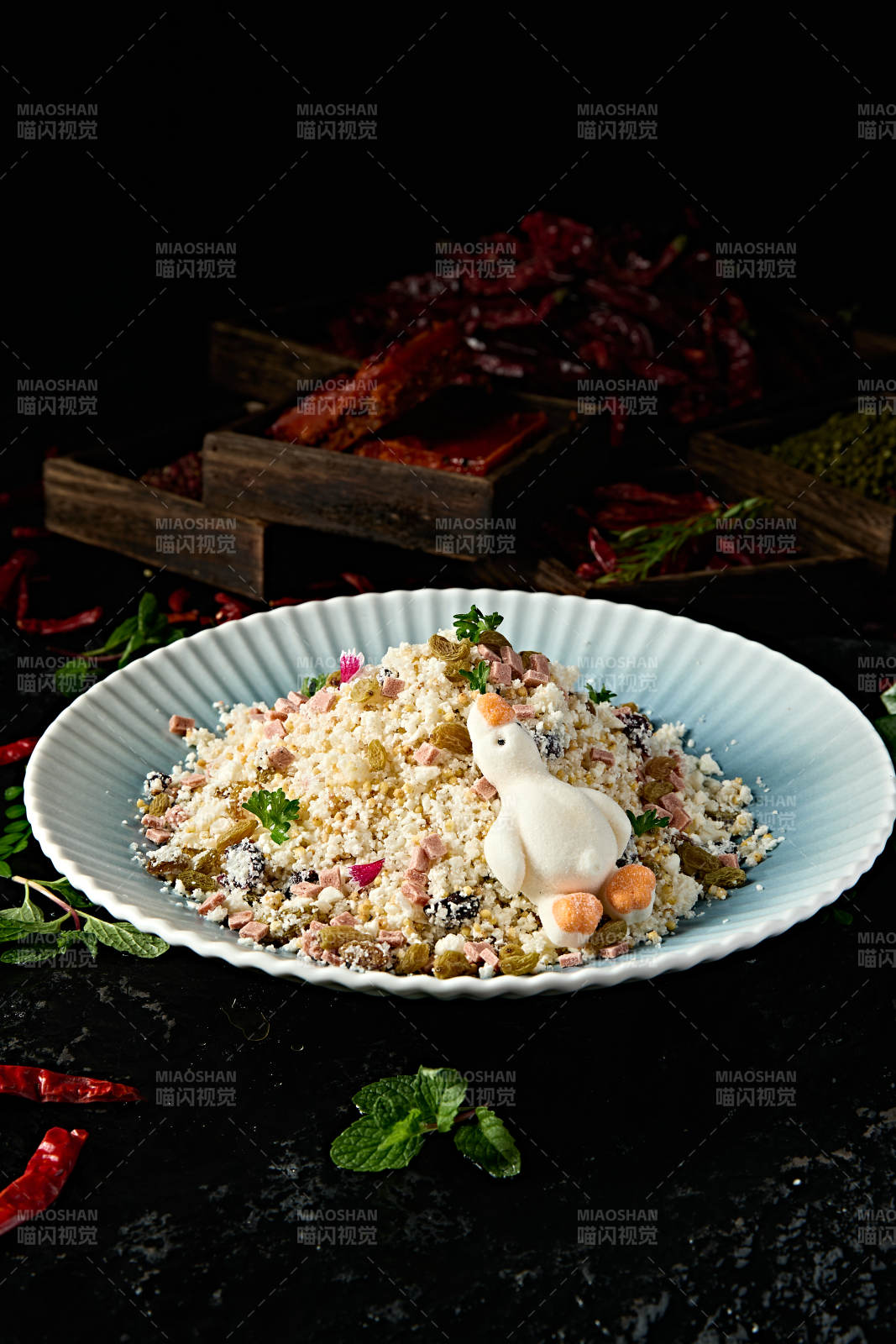 蒙族美食果粒凉拌酸奶炒米奶嚼克图片