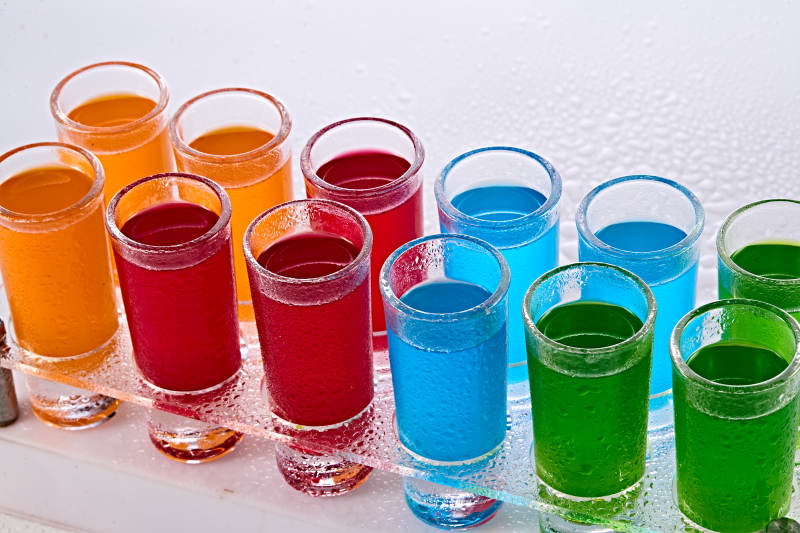 酒吧调制含酒精类饮品图片