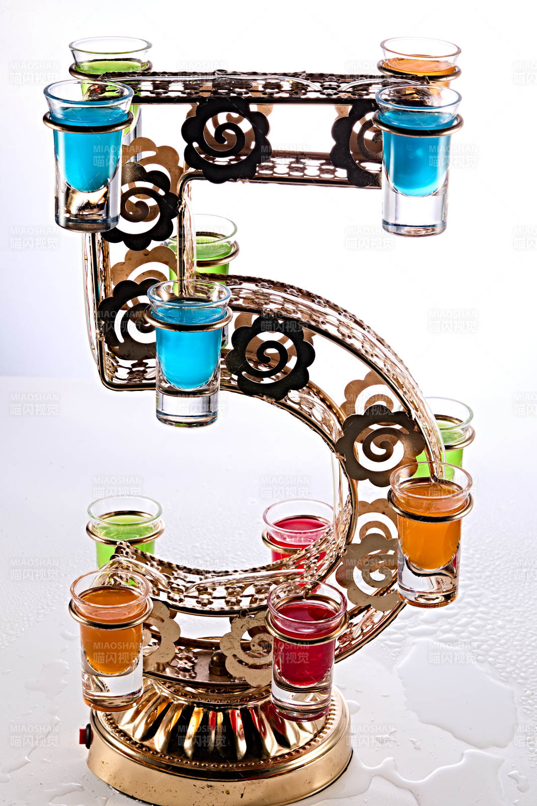 520造型酒吧调制含酒精类饮品图片