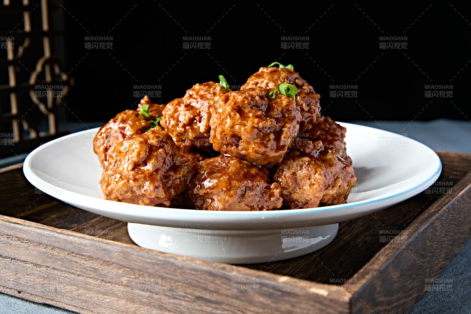 婚宴传统美食红烧狮子头肉丸子图片