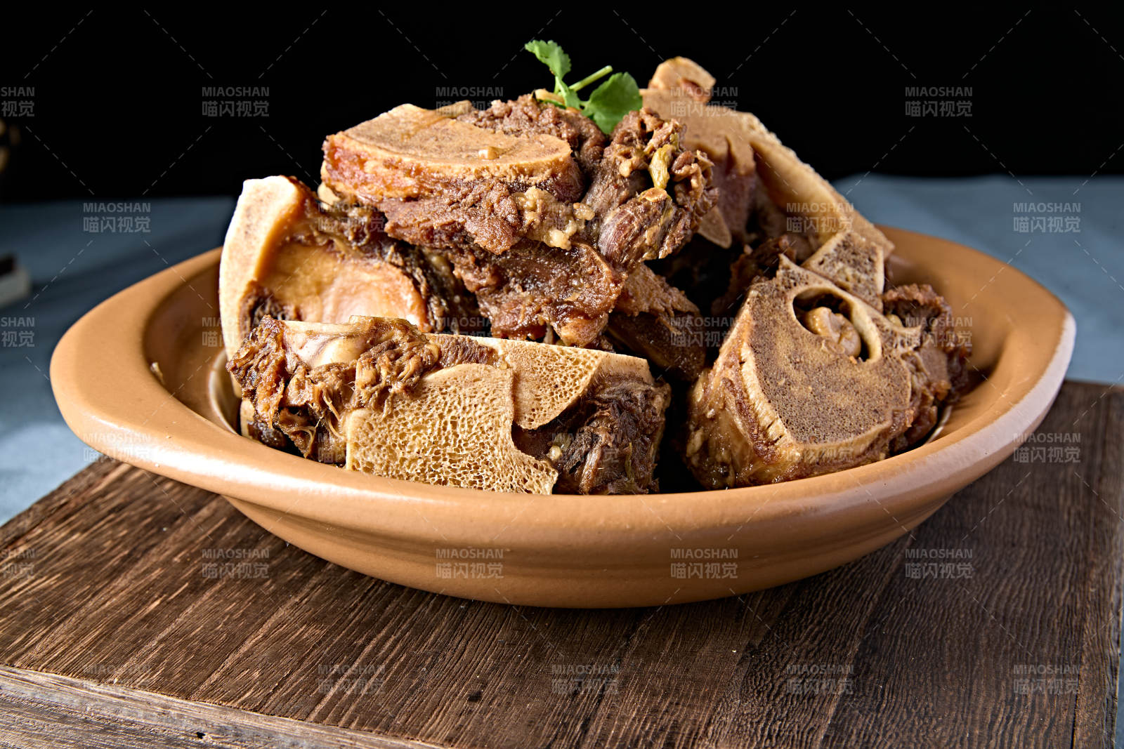 草原美食黄焖羊蝎子图片